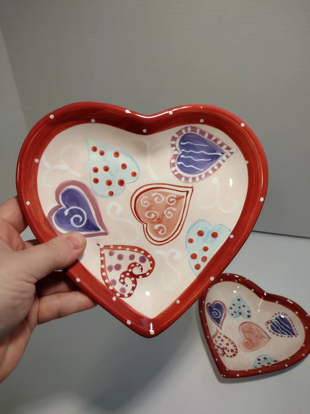 Set of 2 Hausenware Libby Wilkie 2001 Heart-Shaped Decorative Plates